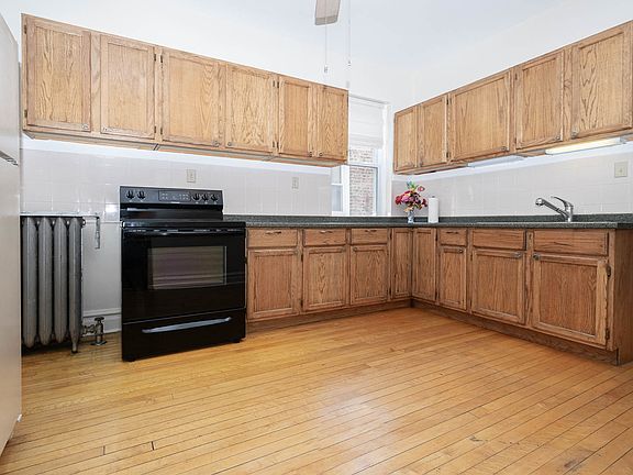 5th image of 1460 W Bryn Mawr Ave