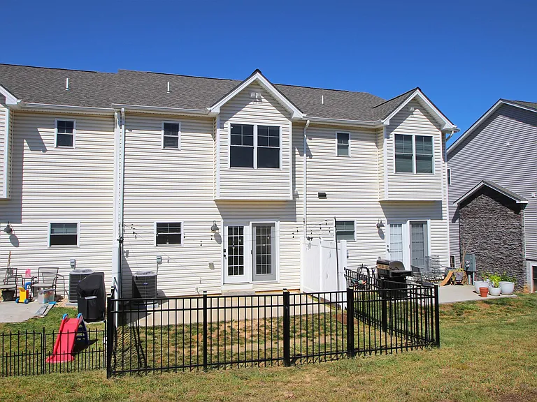 1412 Palomino Trl — Photo 30