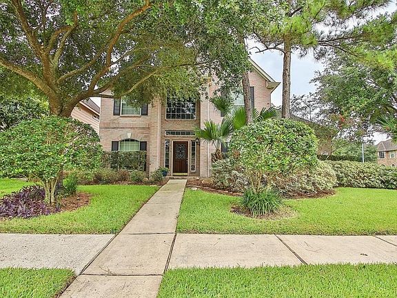 Location, location, location!   This quiet tucked away neighborhood is a hop, skip and a jump to 99, 45, and the Hardy Toll Rd.  There is a brand new high school being built a short bike ride or long walk away.   The Woodlands is a short drive away which has an abundance of restaurants and shops.   Also easy to head downtown and catch an Astros game from here.  Great location!