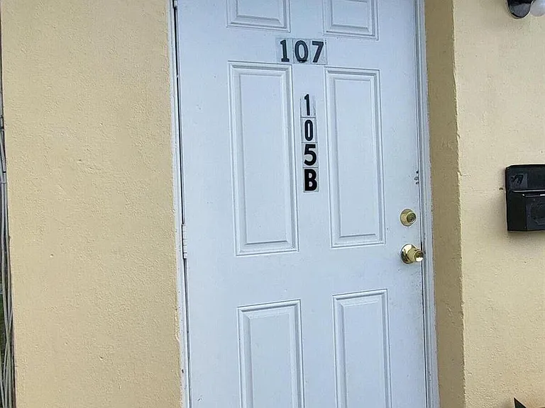 105 SW 12th Ave #107B — Photo 6