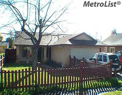 1st image of 2836 Redwood Ave