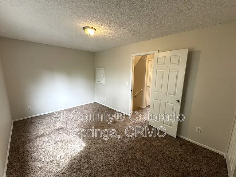 1138 Delaware Dr — Photo 17