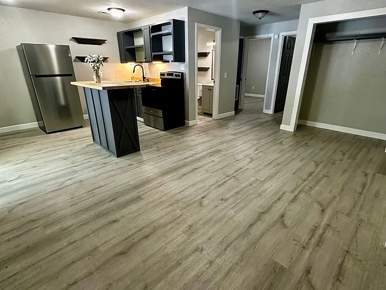 316 Scarsdale Cir #1A — Photo 5