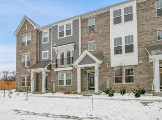 6275 Sandbelt Dr, Lisle, IL 60532