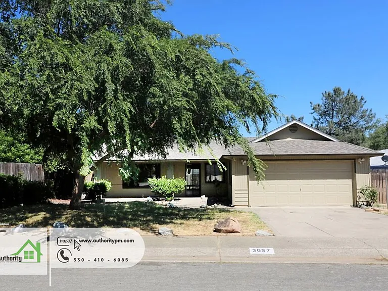 3657 Santa Rosa Way — Photo 3
