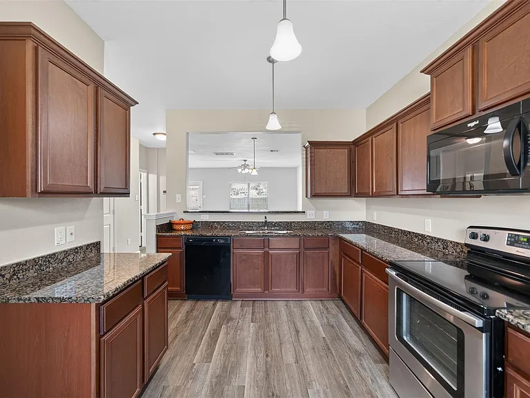 26055 Allan Poe Dr — Photo 2