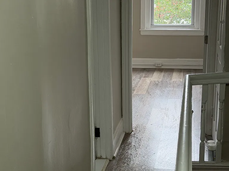 1370 Narragansett St — Photo 23