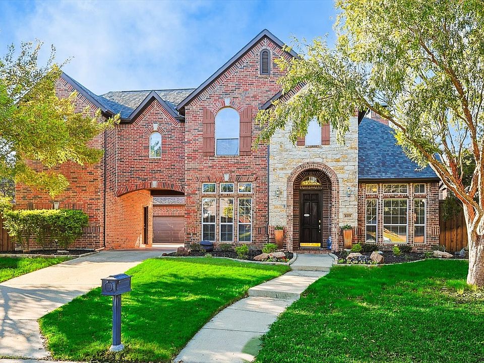 1st image of 809 Camelot Ct