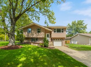1530 Syracuse Ln, Schaumburg, IL 60193