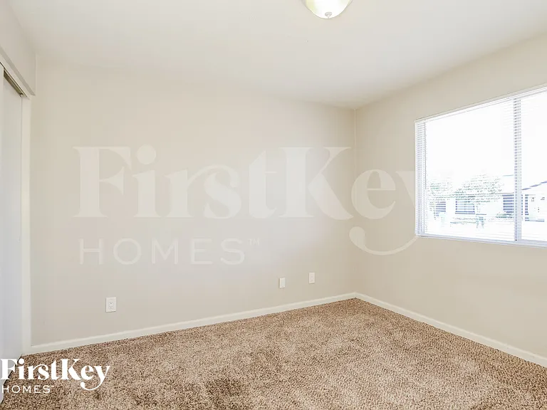 2907 E Michelle Dr — Photo 12