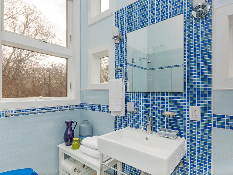 18 Spring Pond Ln — Photo 27