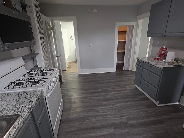 533 Broadway #5 — Photo 3