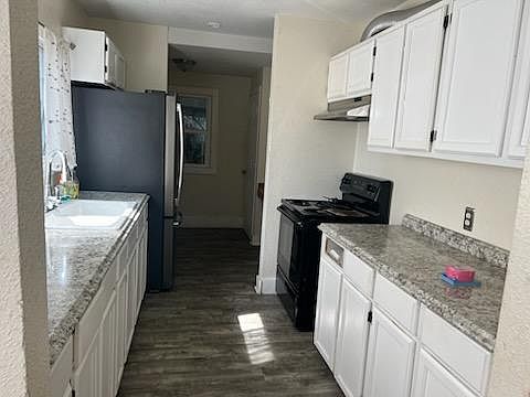 3rd image of 4825 NE 103rd Ave