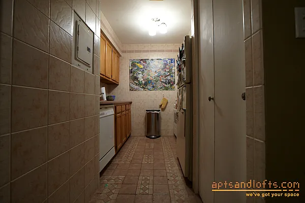 Rented by aptsandlofts.com | media 4