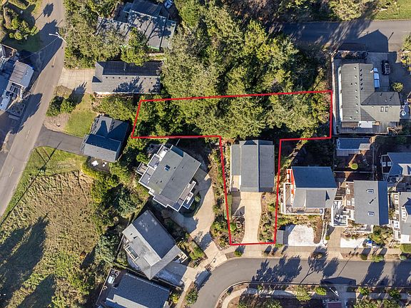 2nd image of 2459 SW Anemone Ave
