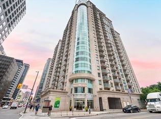 200 Rideau St #1704, Ottawa, ON K1N5Y1