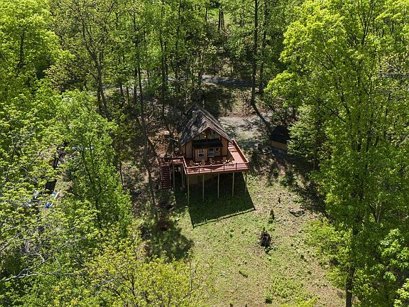 4th image of 293 Old Sawmill Rd