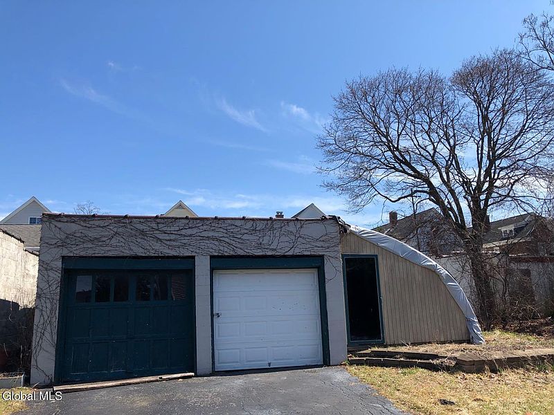 4th image of 38 Harris Avenue