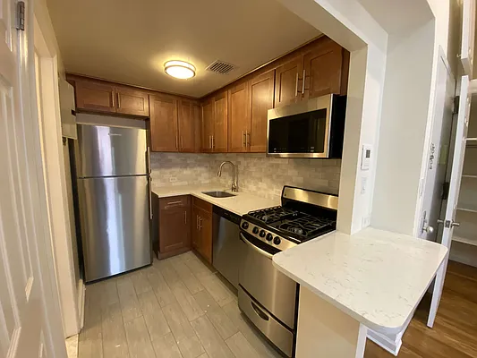 Rented by One New York Realty Inc | media 15