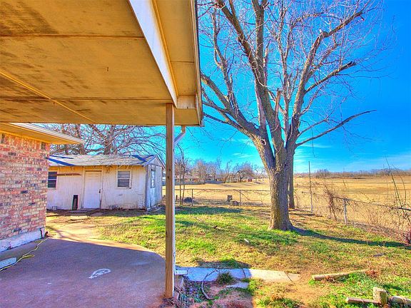3rd image of 3517 N Glenoaks Dr