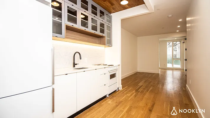 Rented by Nooklyn NYC LLC | media 19