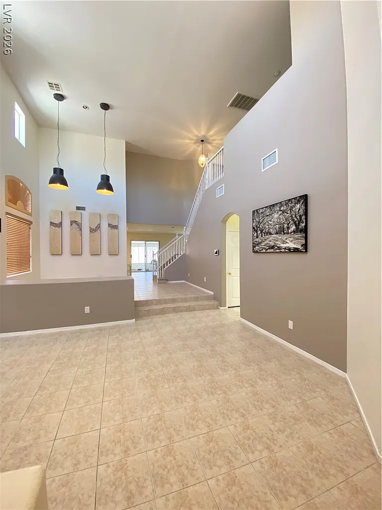 4 bed, 3.0 bath, 2480 sqft, $2,950 — Photo 3