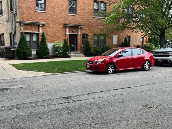 5962 N East Circle Ave APT 9, Chicago, IL 60631