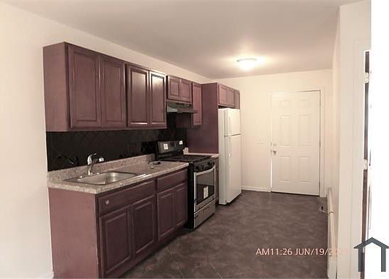 1st image of 13 Harper Ct #2