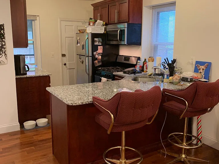 2041 Spring Garden St #1R — Photo 9