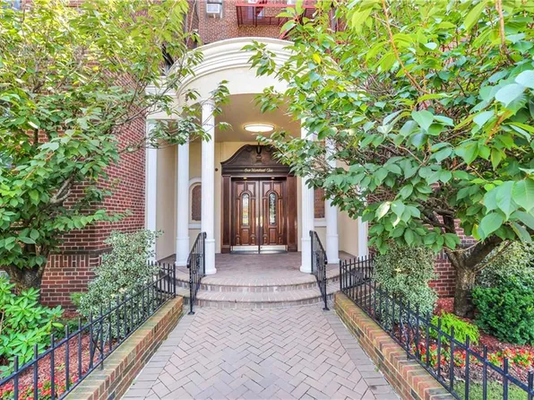 110 Shore Blvd APT 5A, Brooklyn, NY 11235