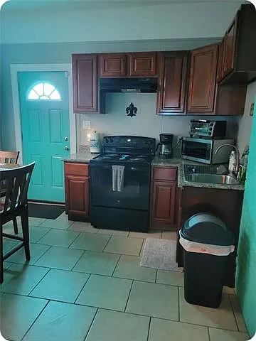 2 bed, 1.0 bath, 700 sqft, $1,250 — Photo 3