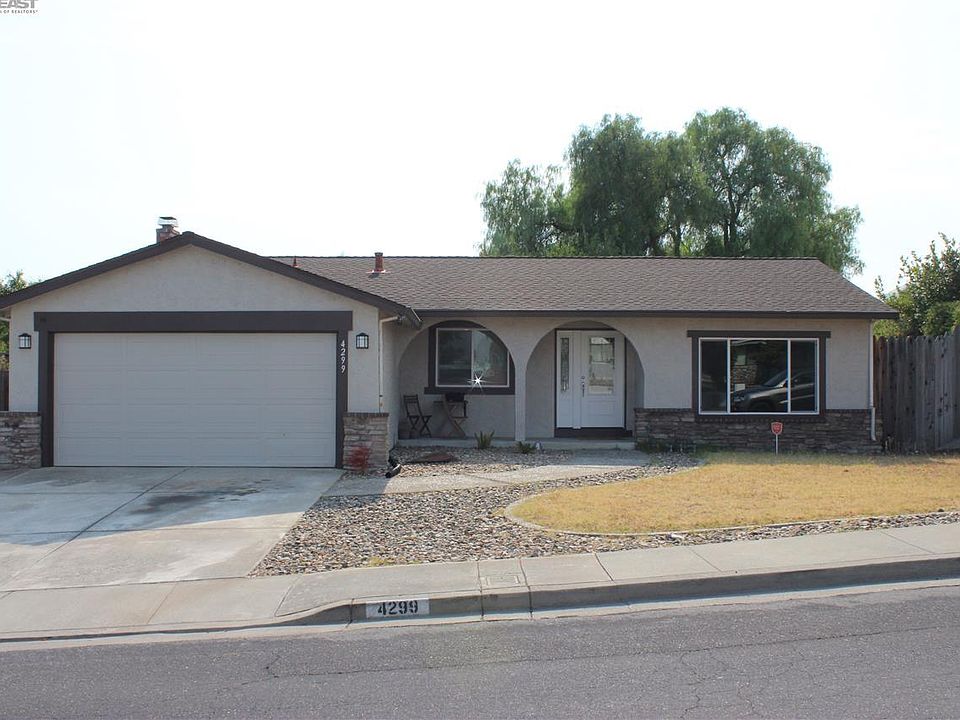 2nd image of 4299 Foothill Way