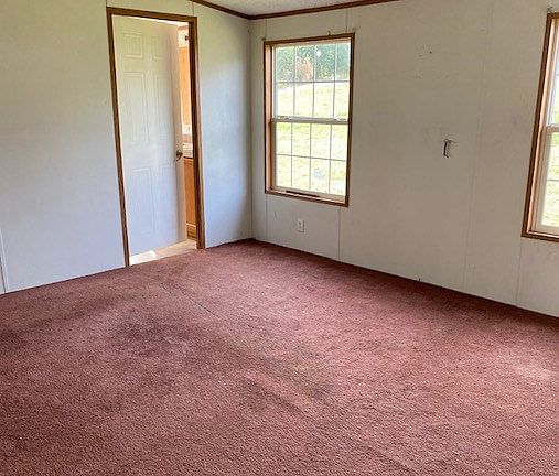 4th image of 221 Bradford Dr