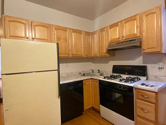 5th image of 3067 N Central Park Ave #2