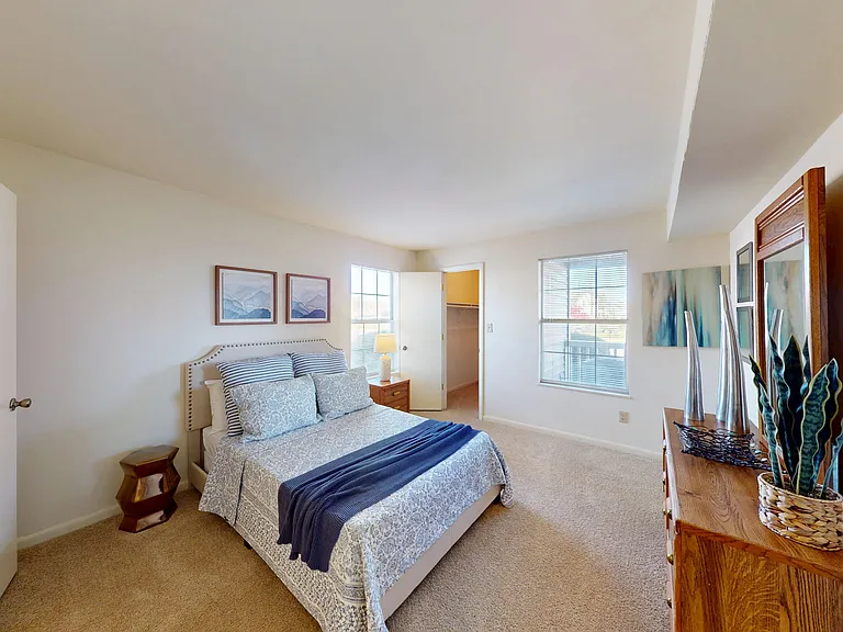 Crystal Lake Apartments — Photo 17