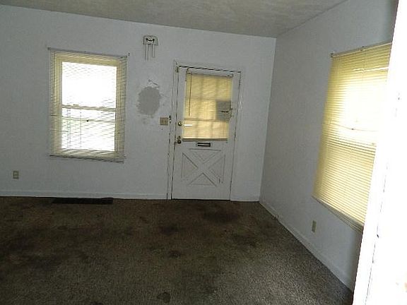 2nd image of 2313 Catalpa Dr