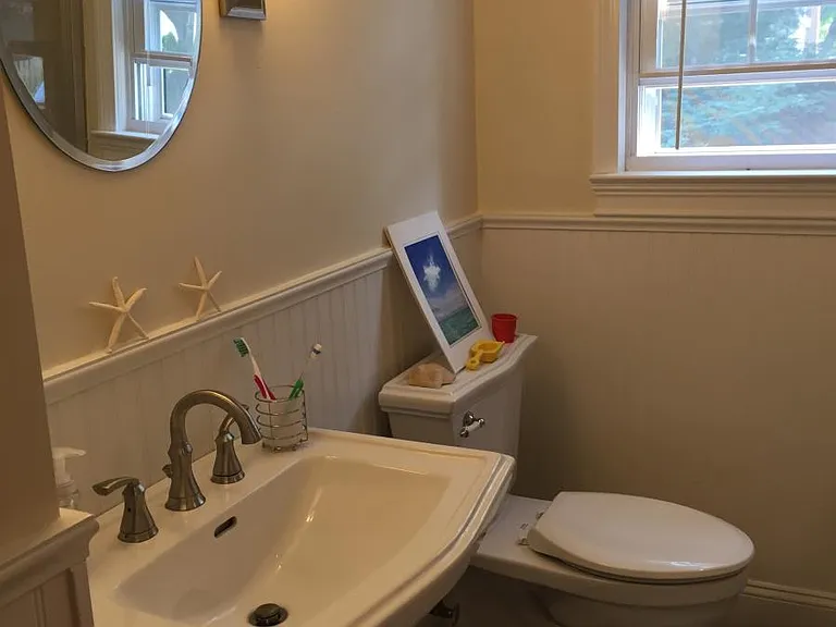 1st floor full bathroom