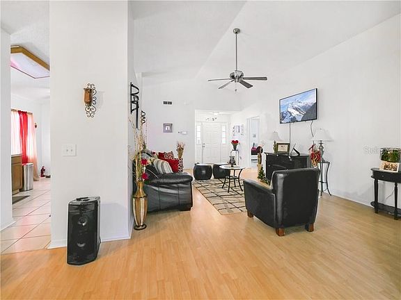 3rd image of 115 Grand Junction Blvd