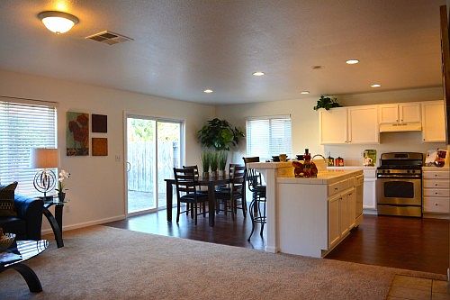 5th image of 1704 Blackbird Pl