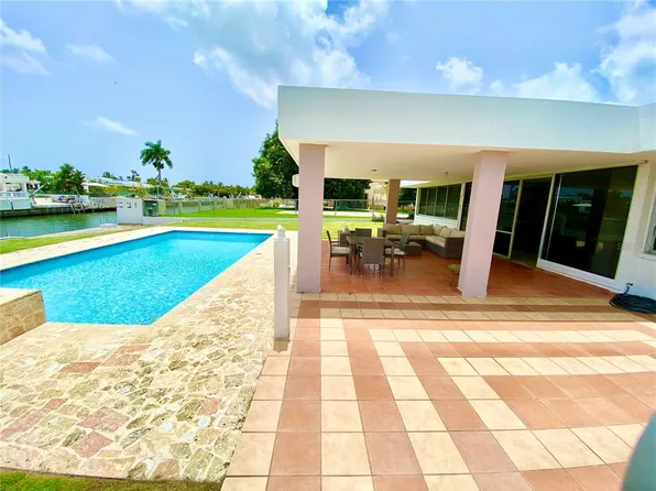 F 14 Calle Jaen, Carolina, PR 00983