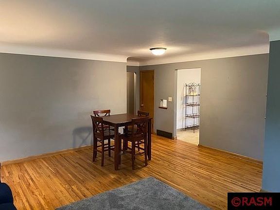 5th image of 211 Ramsey St