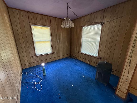 3rd image of 2445 Warren St
