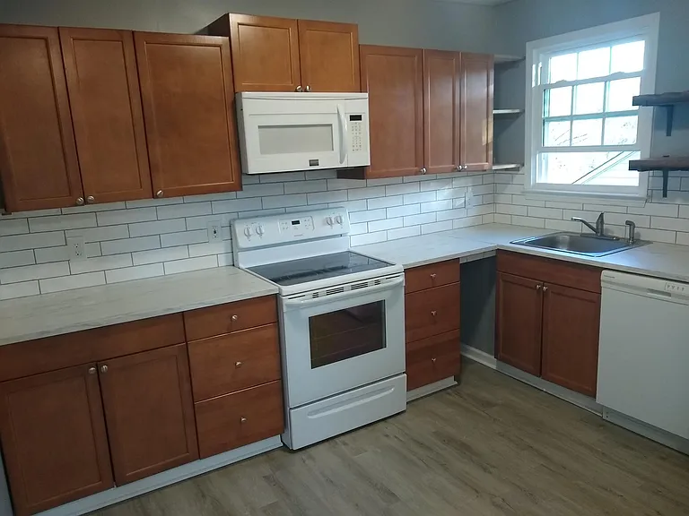 Unit 339 (right side) Kitchen