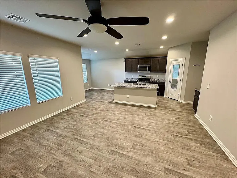 4300 Colt Dr — Photo 3