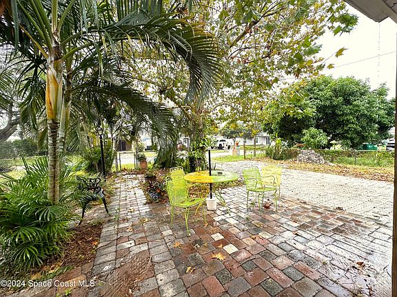 4th image of 1112 Broadmoor Dr