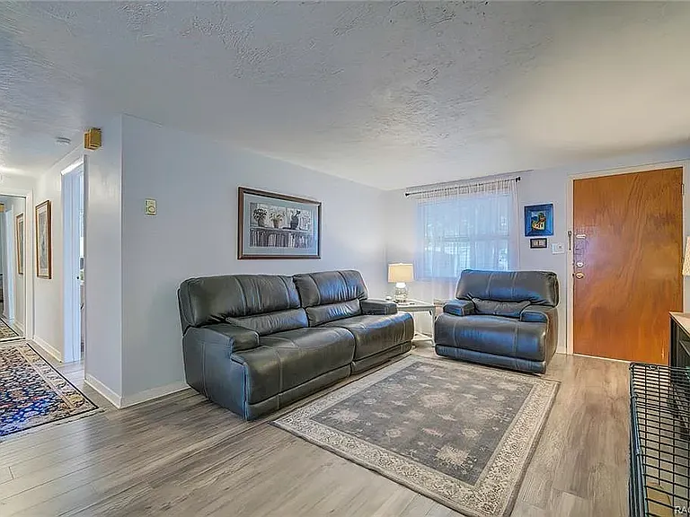 9 W Murray St — Photo 11