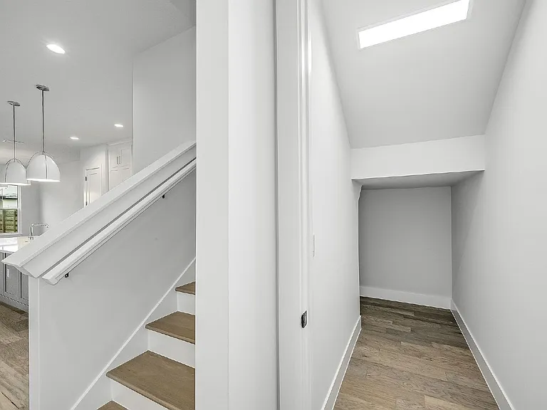 111 Watson Dr — Photo 22
