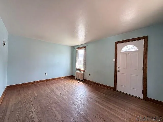 3 bed, 1.0 bath, $895 — Photo 4