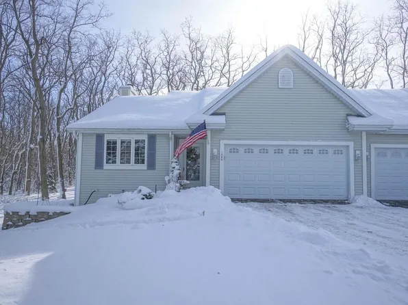 1356 Jensen COURT, Delafield, WI 53018
