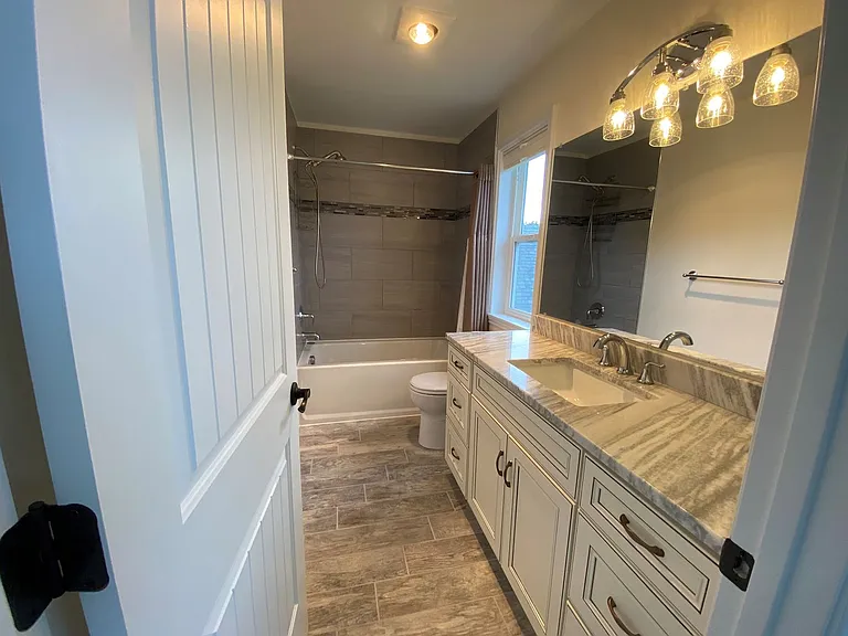 731 N Bay Ave SE — Photo 5